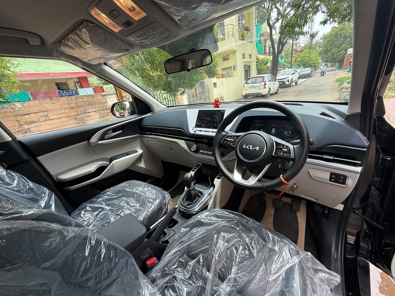 Jhansi Car Rental Service, Call: +918519010615